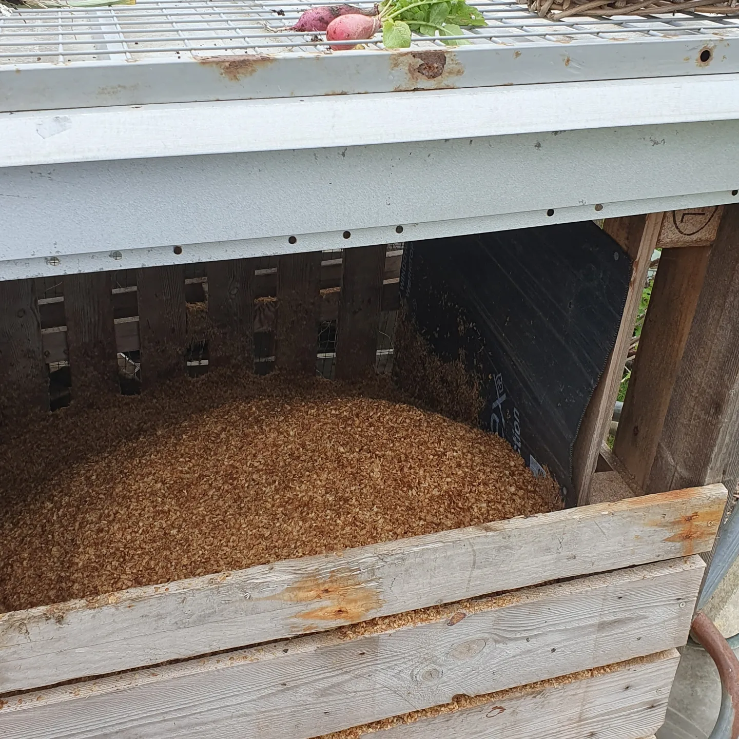 chaff compost bin